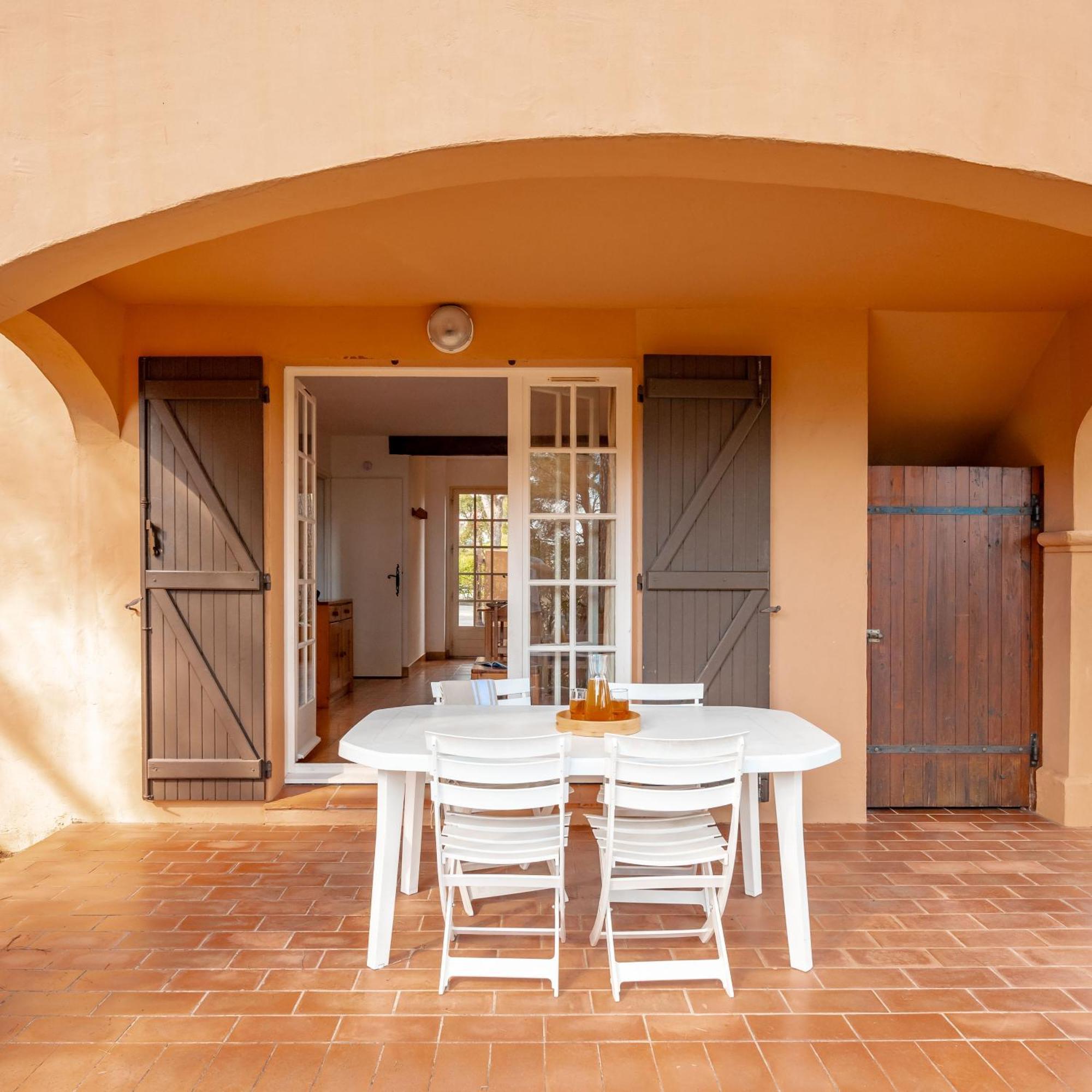Residence Partenaire Le Domaine De Garlande Кавалере-сюр-Мер Екстериор снимка
