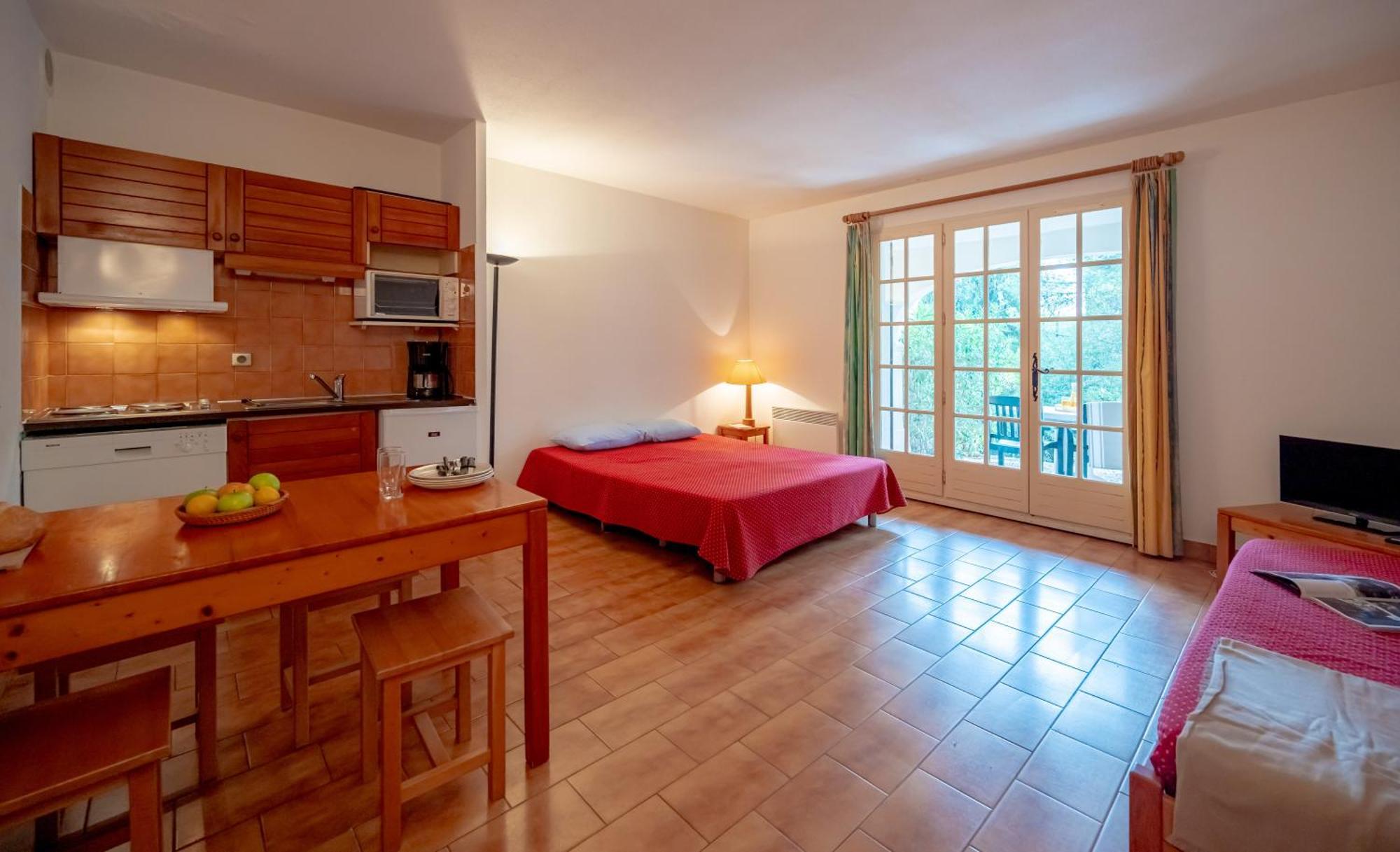 Residence Partenaire Le Domaine De Garlande Кавалере-сюр-Мер Екстериор снимка